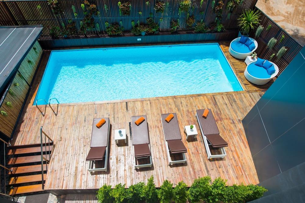 Tetris Hotel Ao Nang Exterior photo